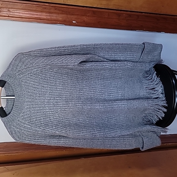 NWT Vero Moda Light Gray Tunic Sweater - Picture 1 of 9